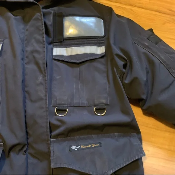 Canada Goose Resolute Parka - the most practical/functional, Canada Goose jacket - Picture 16 of 16